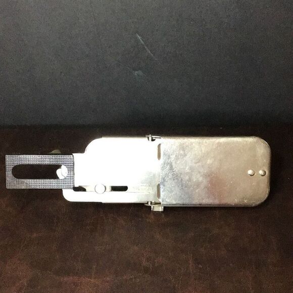 Button Whole attachment, vintage by domestic - Picture 6 of 6